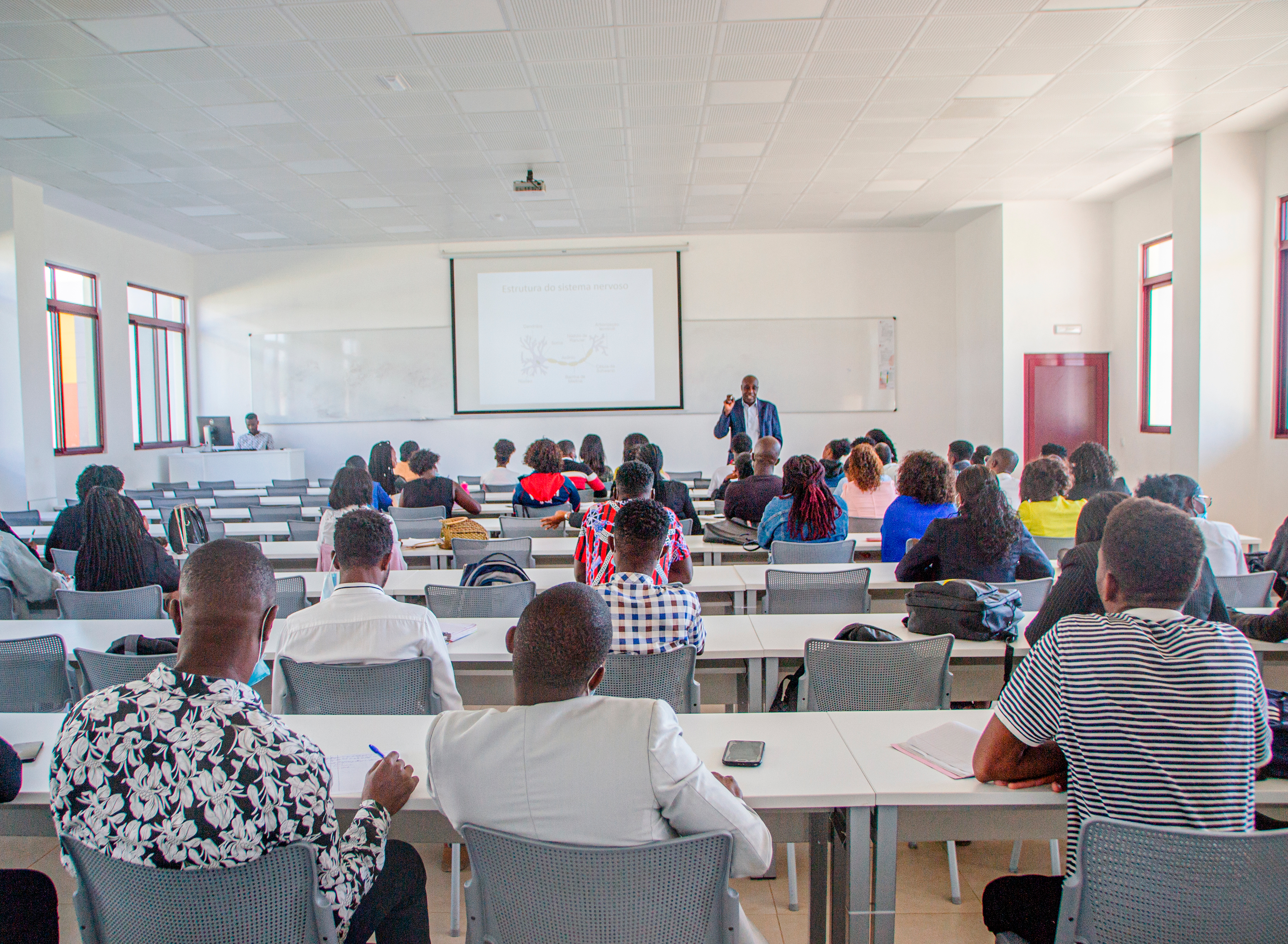 UNIC-sala-aula-bie-angola